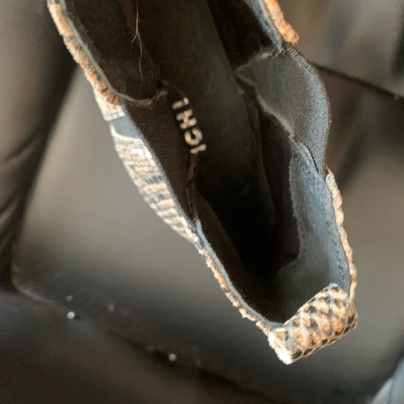 Ankle booties - Picture 3 of 4